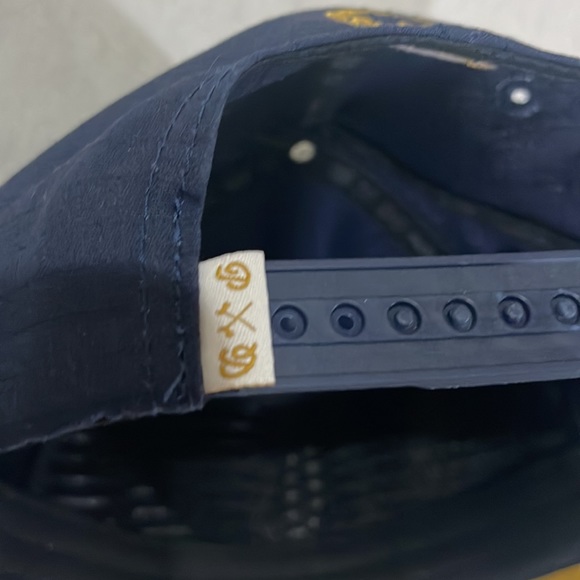 Public drip SnapBack hat in great shape - Picture 4 of 5